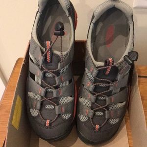 Never worn Keen Shoe